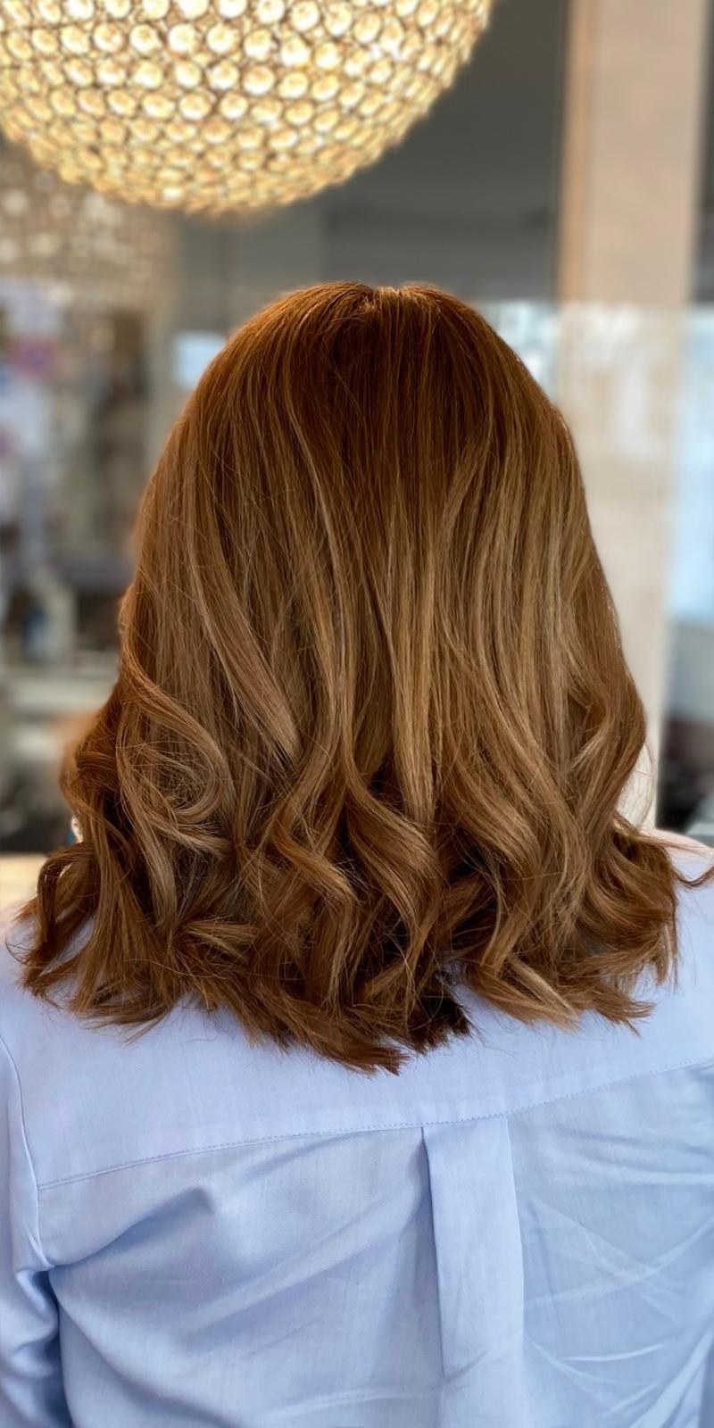 Nachher: Balayage, Farbauffrischung und Styling im Salon Neli
